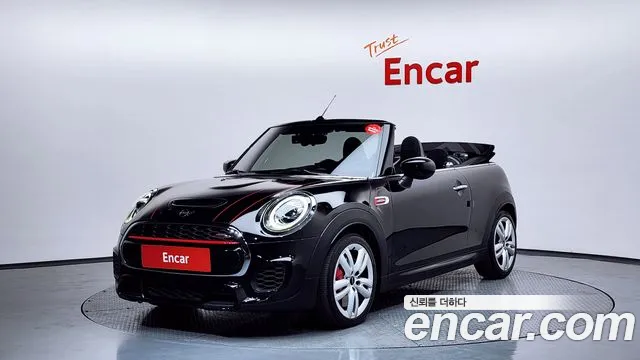 Mini Cooper Convertible 2020 — photo 1