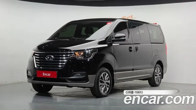Hyundai Starex 2020 — photo 1