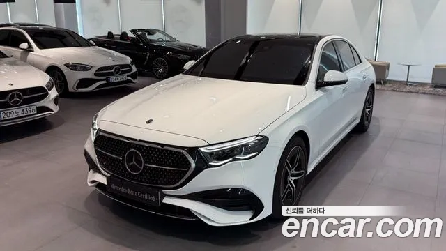 Mercedes-Benz E-Class 2025 — photo 1