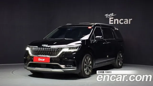 Kia Canival 2023 — photo 1