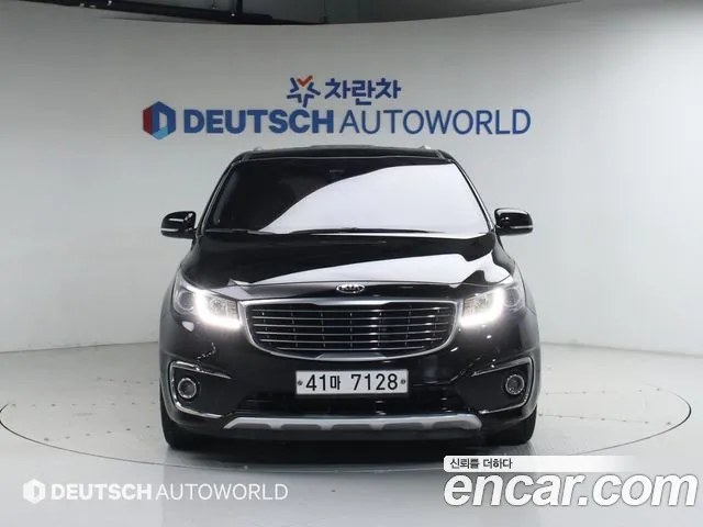 Kia Canival 2017 — photo 1