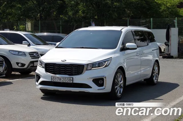 Kia Canival 2020 — photo 1