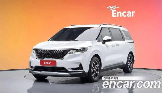 Kia Canival 2023 — photo 1