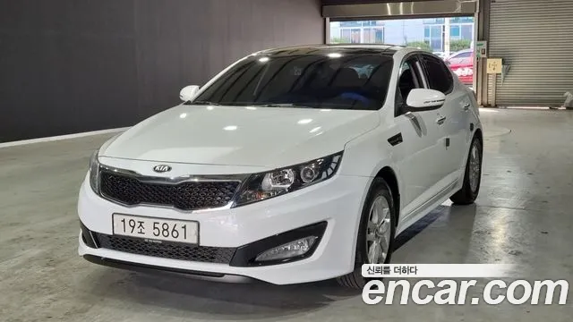 Kia K5 2011 — photo 1