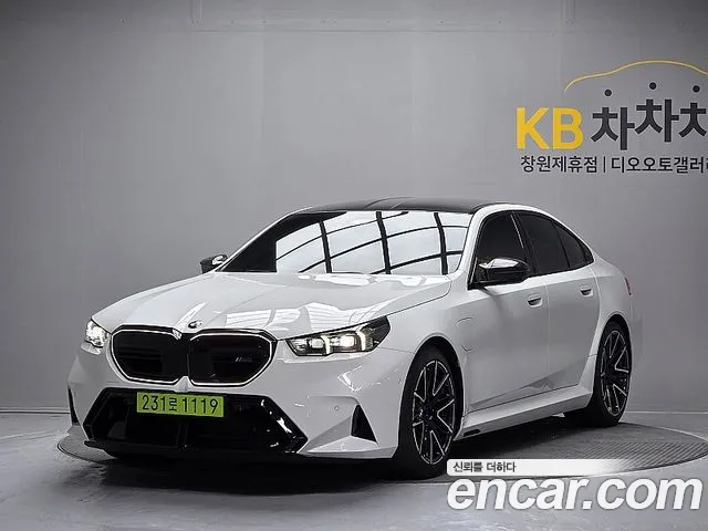 BMW M5 2025 — photo 1