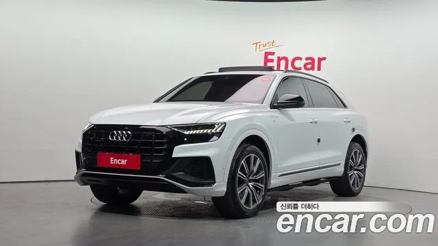 Audi Q8 2021 — photo 1