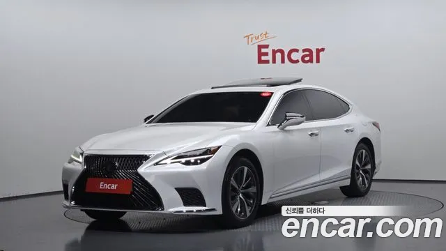 Lexus LS 2022 — photo 1