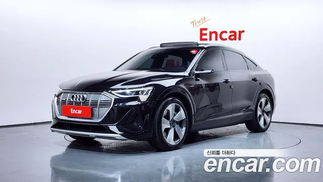 Audi e-tron 2021 — photo 1