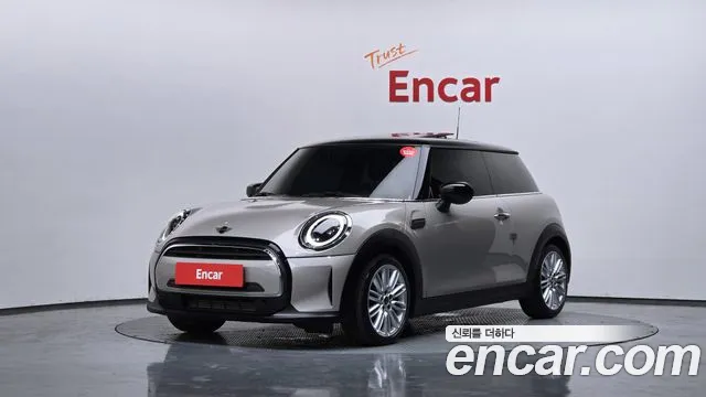 Mini Cooper 2022 — photo 1