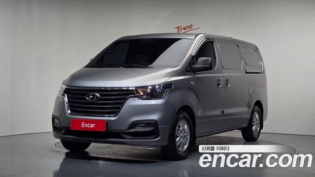Hyundai Starex 2019 — photo 1
