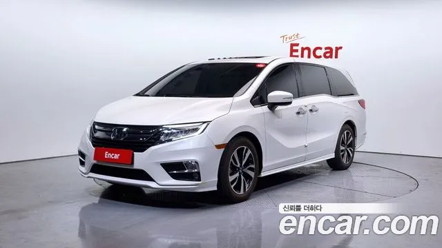 Honda Odyssey 2019 — photo 1
