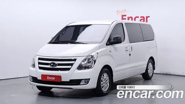 Hyundai Starex 2017 — photo 1