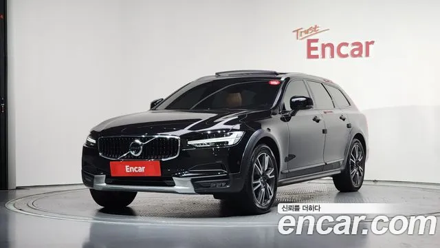 Volvo V90 2019 — photo 1