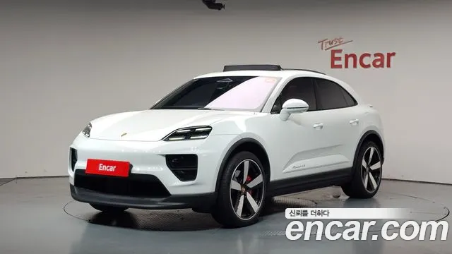 Porsche Macan 2025 — photo 1