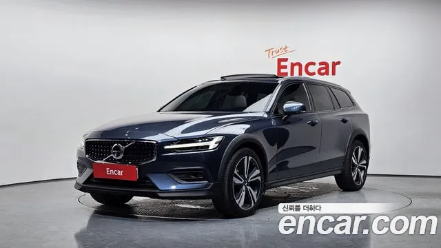 Volvo V60 2021 — photo 1