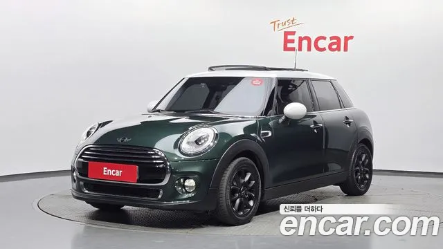 Mini Cooper 2016 — photo 1