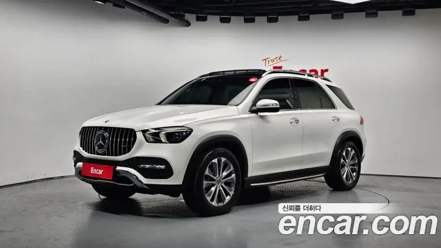 Mercedes-Benz GLE-Class 2023 — photo 1