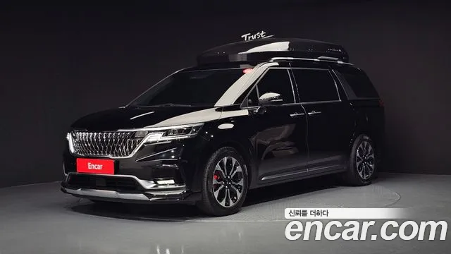 Kia Canival 2021 — photo 1