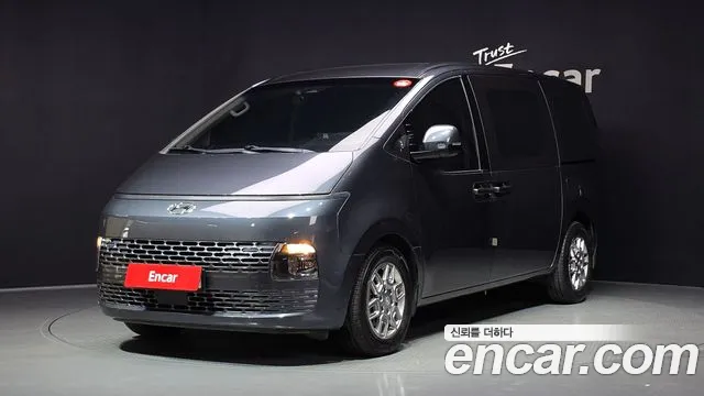 Hyundai Staria 2022 — photo 1