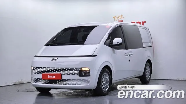 Hyundai Staria 2022 — photo 1