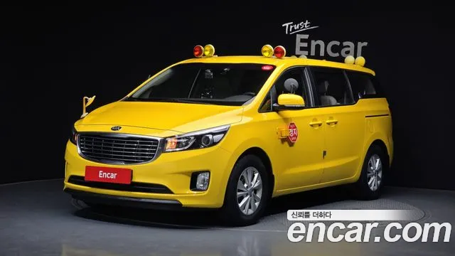 Kia Canival 2017 — photo 1