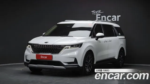 Kia Canival 2021 — photo 1