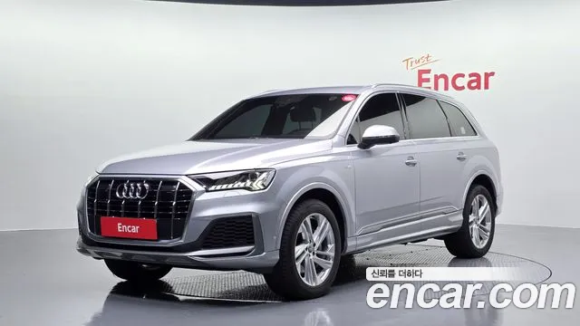 Audi Q7 2021 — photo 1