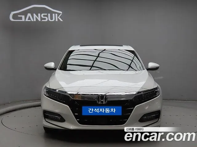 Honda Accord 2019 — photo 1