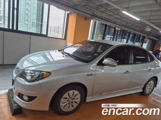 Hyundai AVANTE 2013 — photo 1