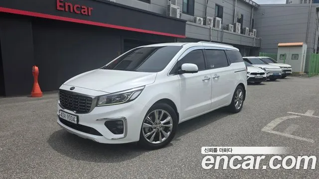Kia Canival 2019 — photo 1