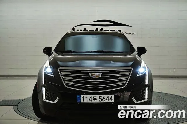 Cadillac XT5 2019 — photo 1