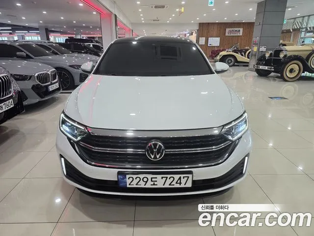 Volkswagen Jetta 2023 — photo 1