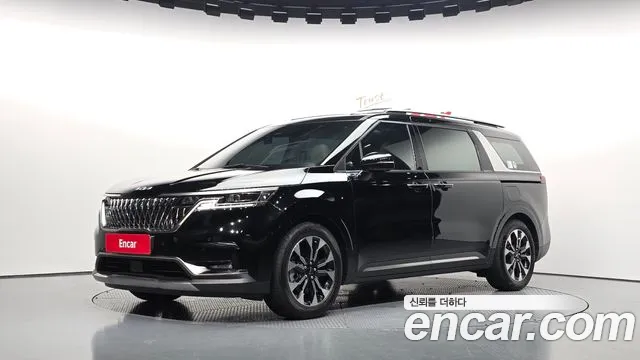 Kia Canival 2023 — photo 1