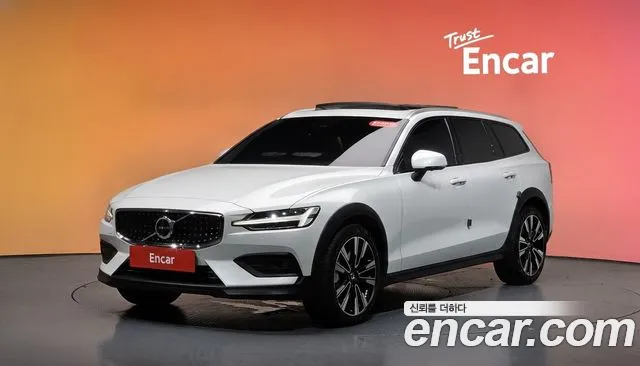 Volvo V60 2025 — photo 1