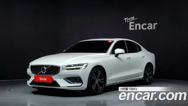 Volvo S60 2021 — photo 1
