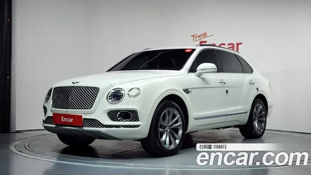 Bentley Bentayga 2017 — photo 1