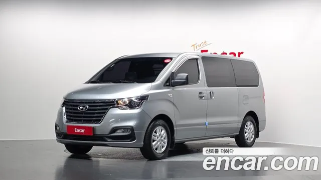 Hyundai Starex 2020 — photo 1