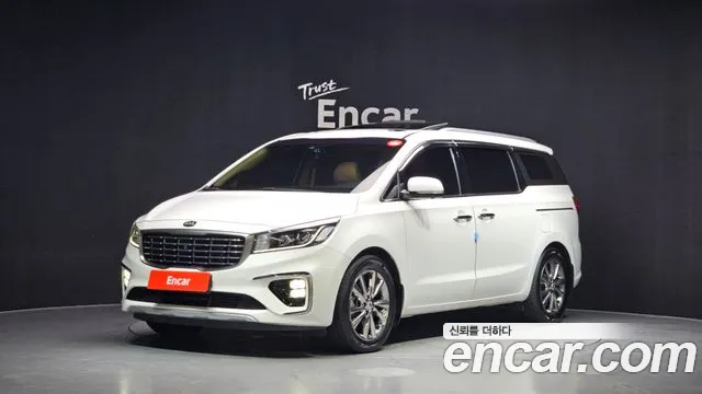 Kia Canival 2020 — photo 1