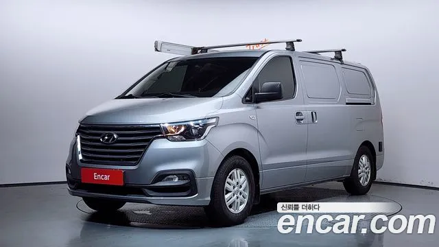 Hyundai Starex 2021 — photo 1