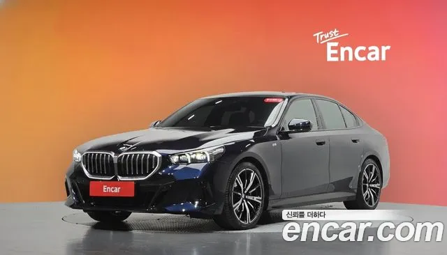 BMW 5-Series 2025 — photo 1