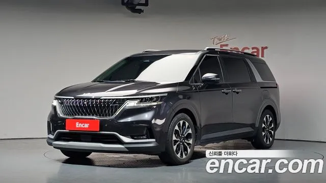Kia Canival 2023 — photo 1