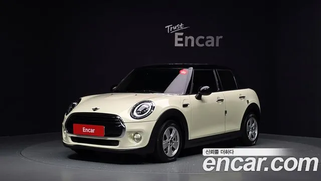 Mini Cooper 2019 — photo 1