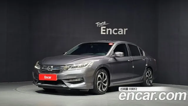 Honda Accord 2016 — photo 1