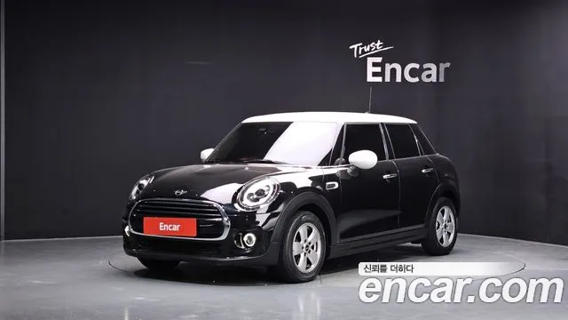 Mini Cooper 2021 — photo 1