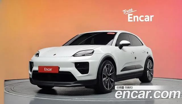 Porsche Macan 2025 — photo 1