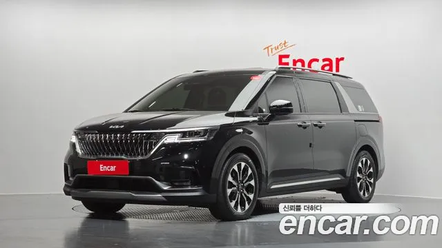 Kia Canival 2023 — photo 1