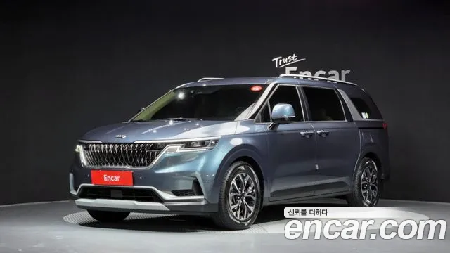 Kia Canival 2021 — photo 1