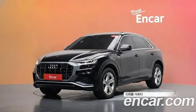 Audi Q8 2020 — photo 1