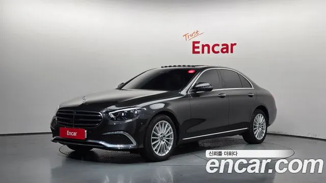 Mercedes-Benz E-Class 2023 — photo 1