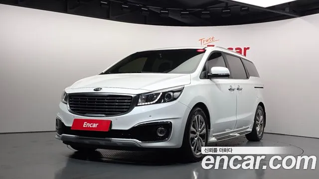 Kia Canival 2016 — photo 1